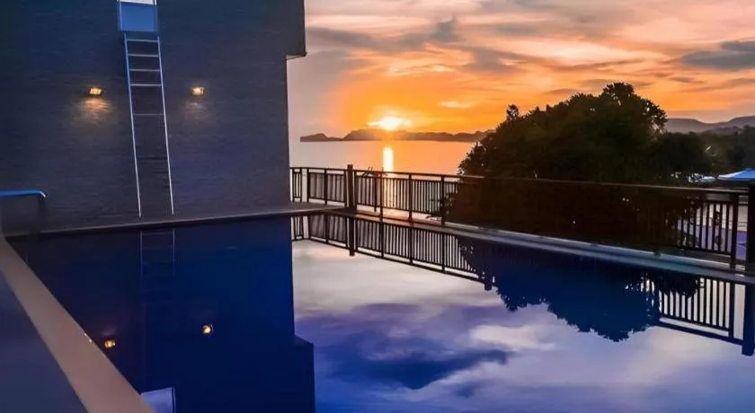 Royal Hill Satun Hotel