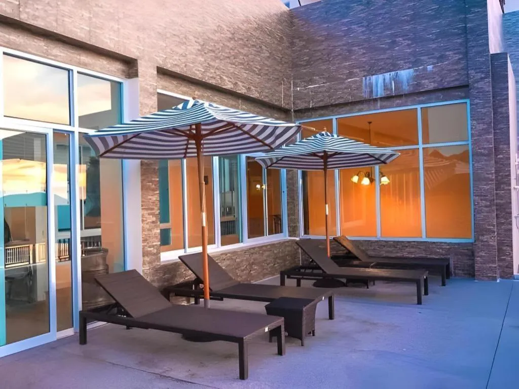 Royal Hill Satun Hotel