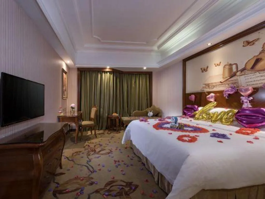 Vienna International Hotel Nanning Railway Station Mingxiu Road Metro Station