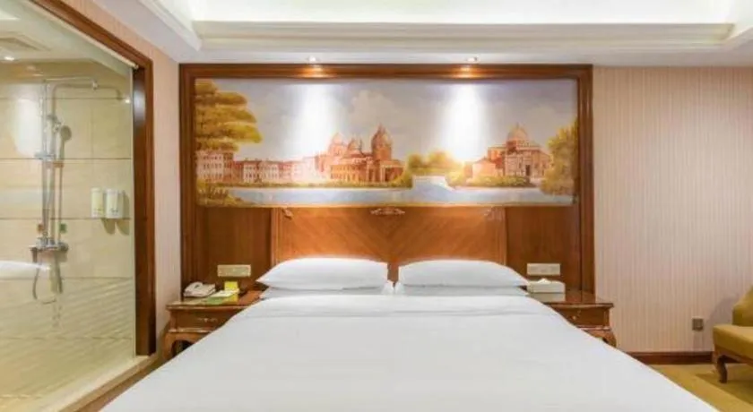 Bed in Vienna International Hotel Nanning Railway Station Mingxiu Road Metro Station