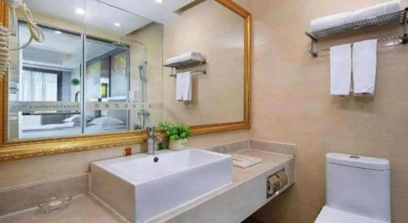 Vienna International Hotel Nanning Railway Station Mingxiu Road Metro Station