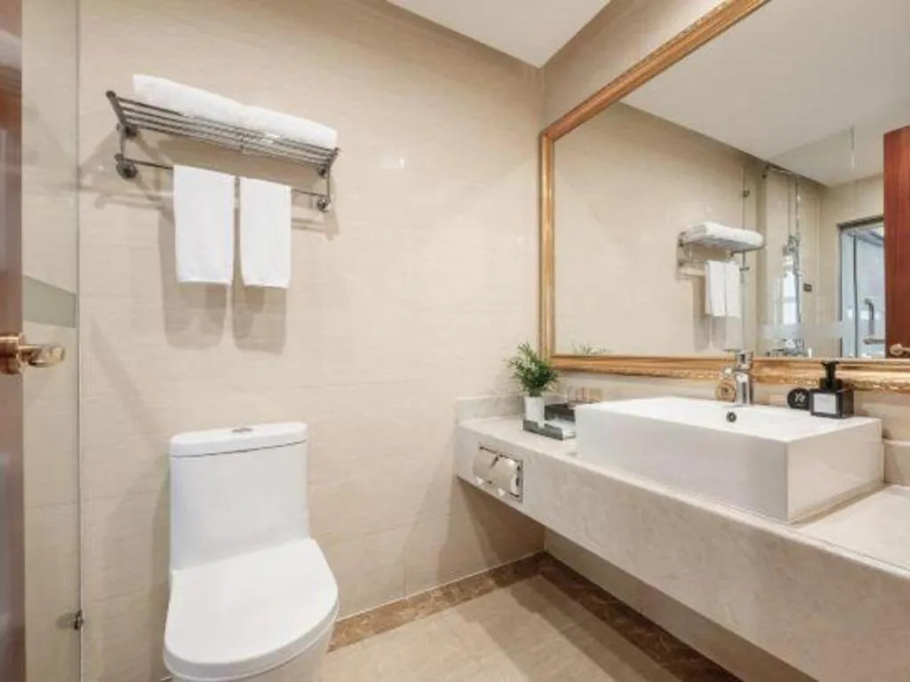 Vienna International Hotel Nanning Railway Station Mingxiu Road Metro Station