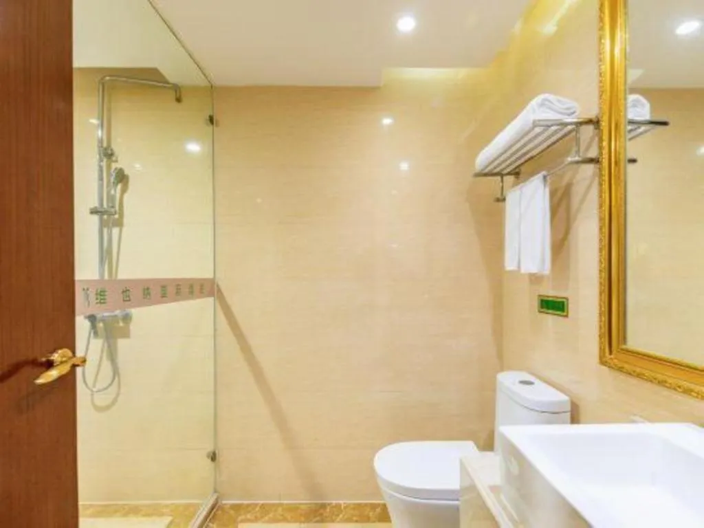 Vienna International Hotel Nanning Railway Station Mingxiu Road Metro Station