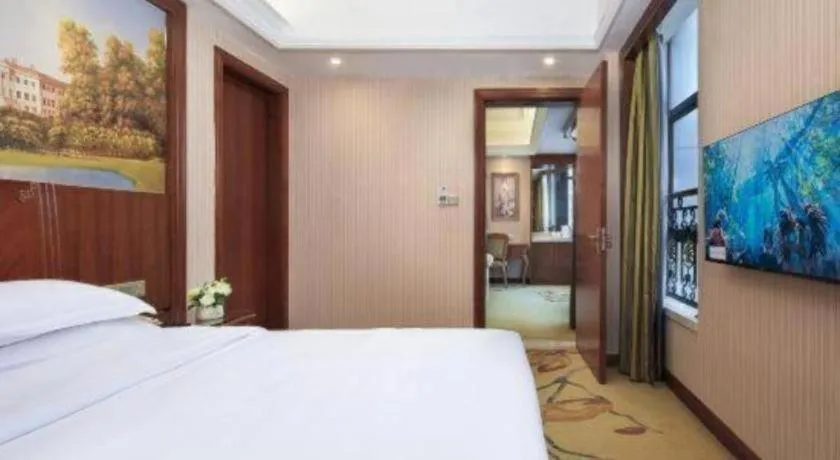 Bed in Vienna International Hotel Nanning Railway Station Mingxiu Road Metro Station