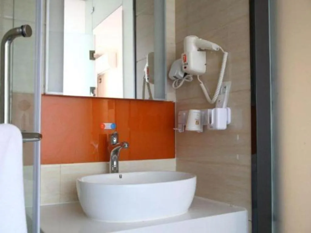 7 Days Premium Beijing Dabaotai Metro Station Luhua Road