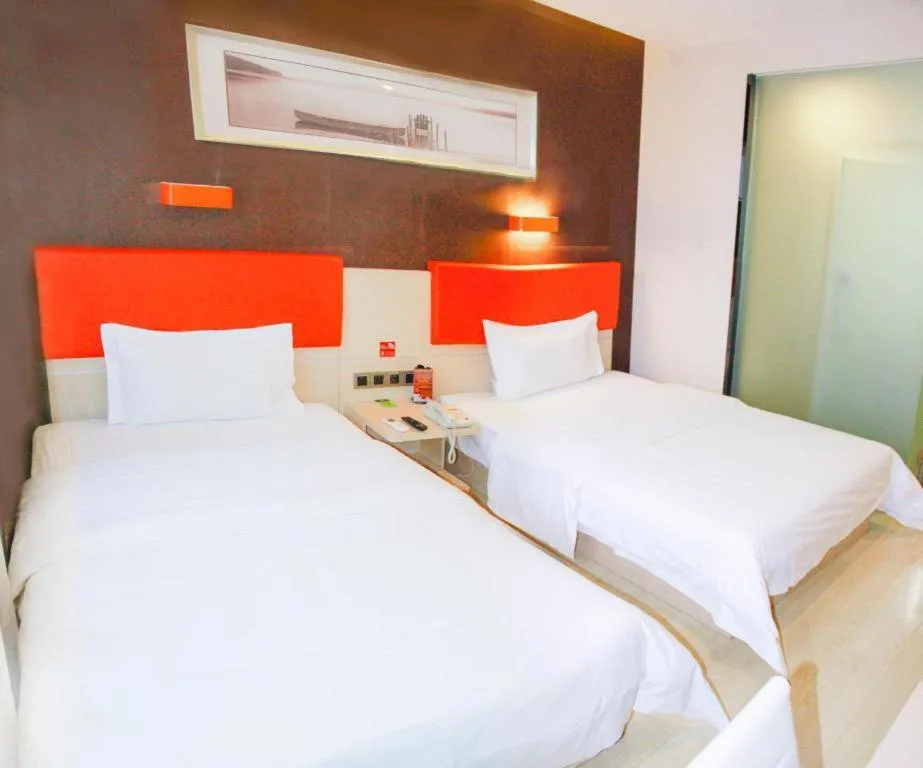 Bed in 7 Days Premium Beijing Dabaotai Metro Station Luhua Road