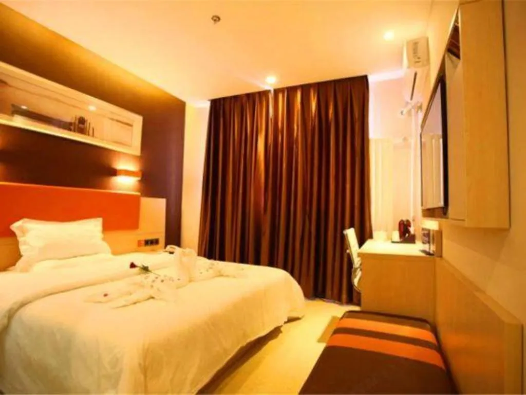 Bed in 7 Days Premium Beijing Dabaotai Metro Station Luhua Road