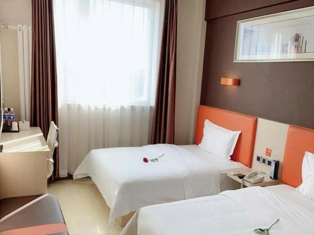 Bed in 7 Days Premium Beijing Dabaotai Metro Station Luhua Road