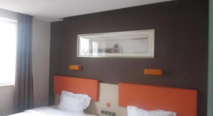 Bed in 7 Days Premium Beijing Dabaotai Metro Station Luhua Road