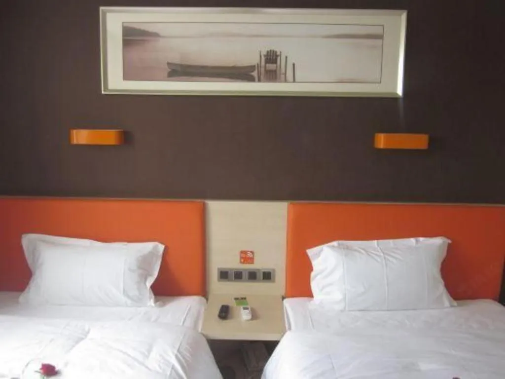 Bed in 7 Days Premium Beijing Dabaotai Metro Station Luhua Road