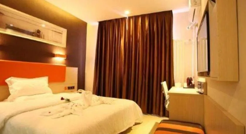 Bed in 7 Days Premium Beijing Dabaotai Metro Station Luhua Road