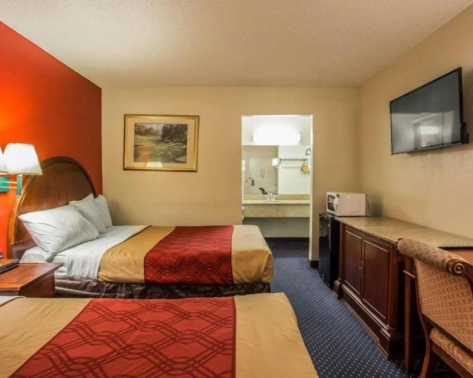 Bed in Econo Lodge Columbia Fort Jackson