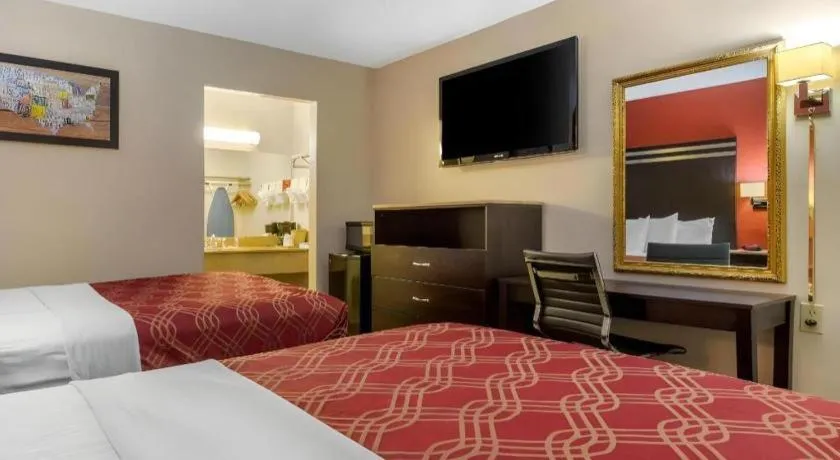 Bed in Econo Lodge Columbia Fort Jackson