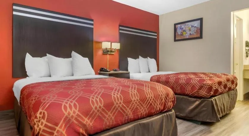 Bed in Econo Lodge Columbia Fort Jackson