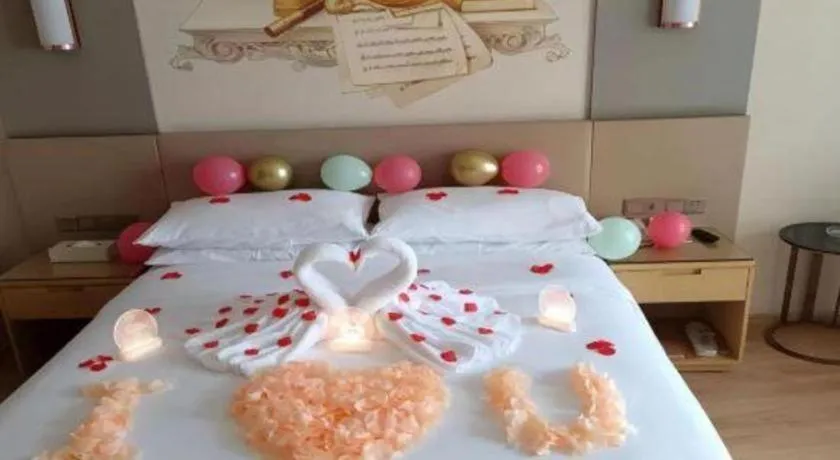 Bed in Vienna International Hotel Chengdu New International Conference and Exhibition Center Branch