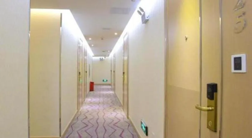 Crystal Love There Hotel