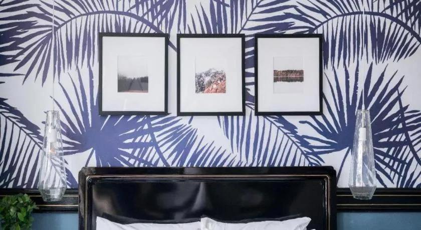 RedDoorz Hotel near Marine Parade Central