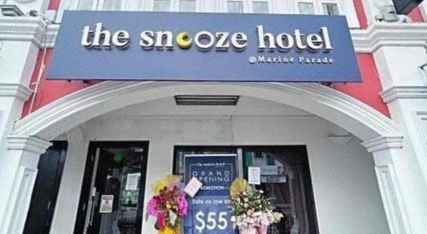 RedDoorz Hotel near Marine Parade Central