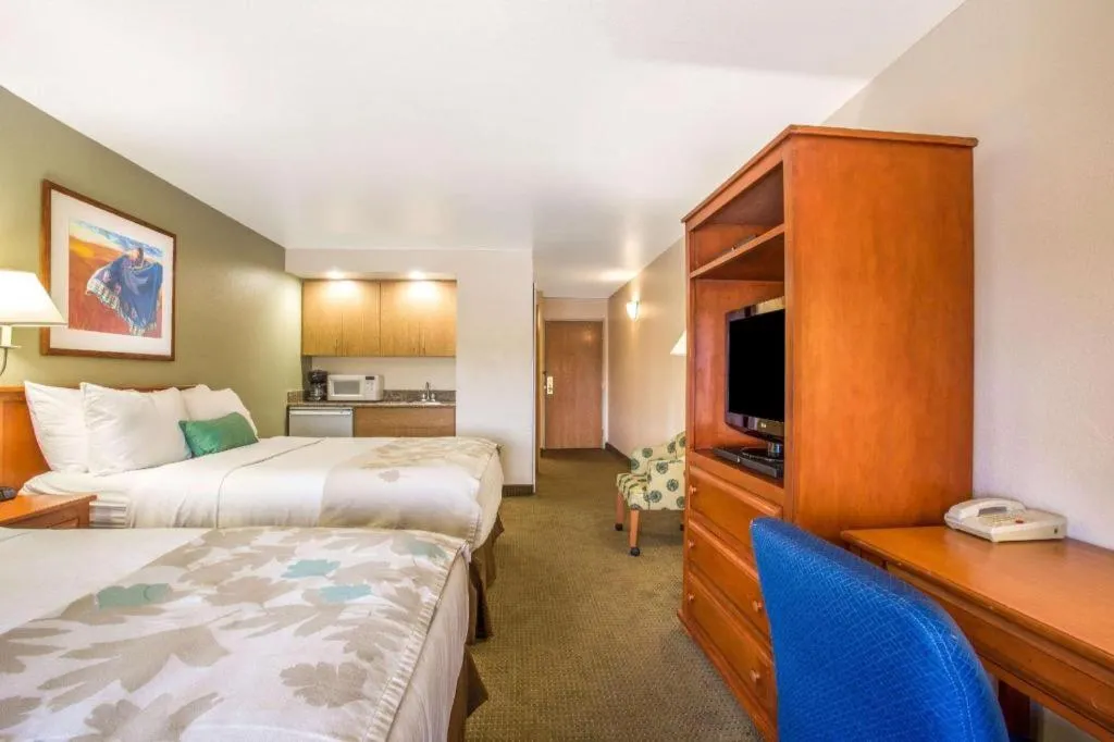 Bed in Hawthorn Suites by Wyndham Tempe/Mesa/Phoenix Area