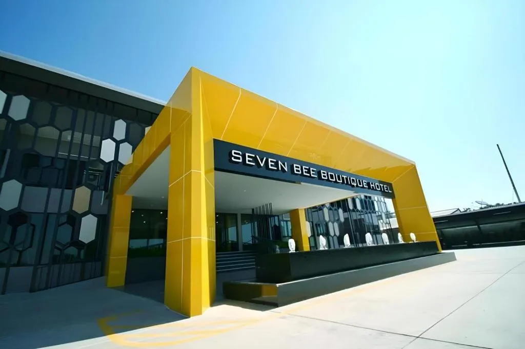 Seven bee boutique hotel