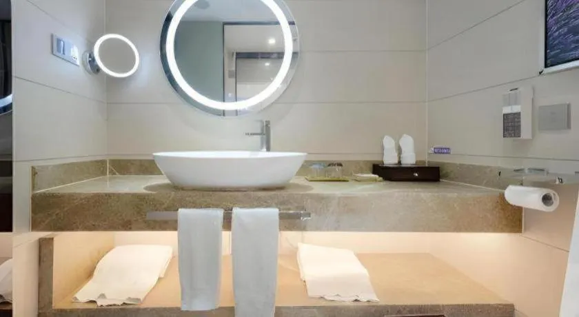 Lavande Hotel Guangzhou Shangxiajiu Pedestrian Street Hualin Temple Metro Station