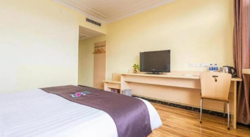 Bed in Pai Hotel Tianjin Binguan Metro Station Municipal Government