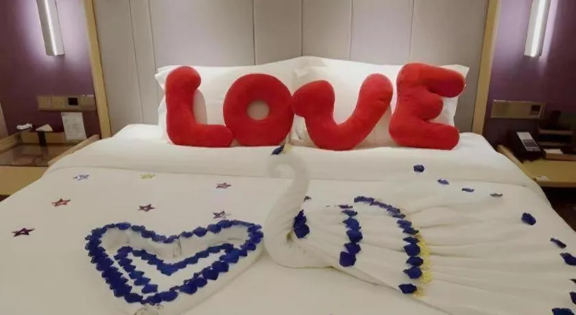 Bed in Lavande Hotel Beijing Olympic Village bird nest