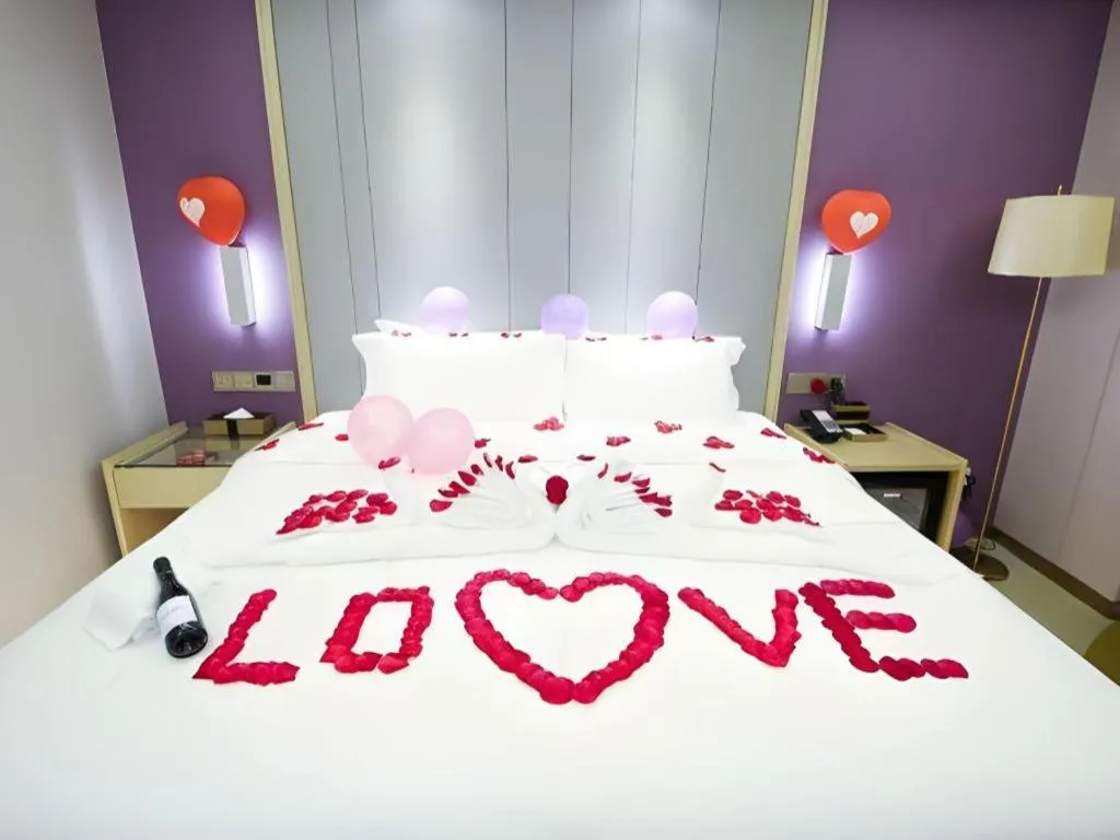 Bed in Lavande Hotel Beijing Olympic Village bird nest