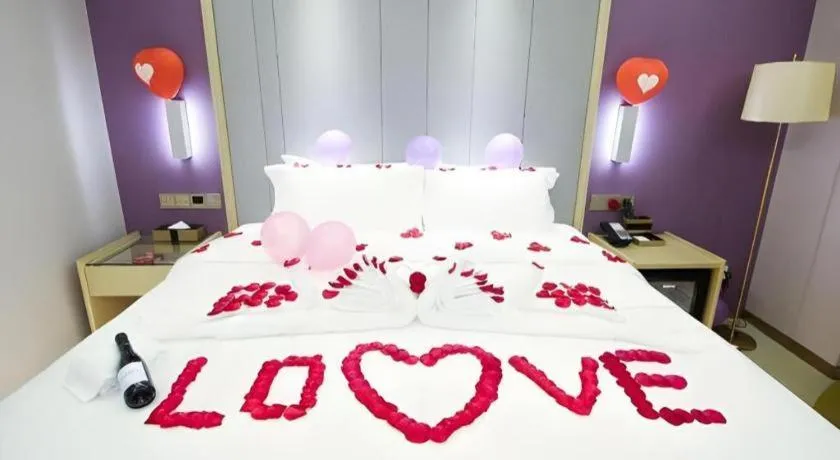 Bed in Lavande Hotel Beijing Olympic Village bird nest