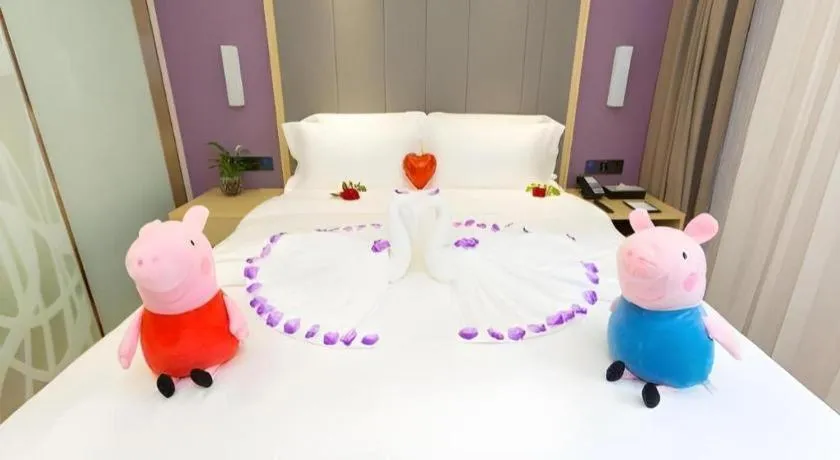 Bed in Lavande Hotel Beijing Olympic Village bird nest