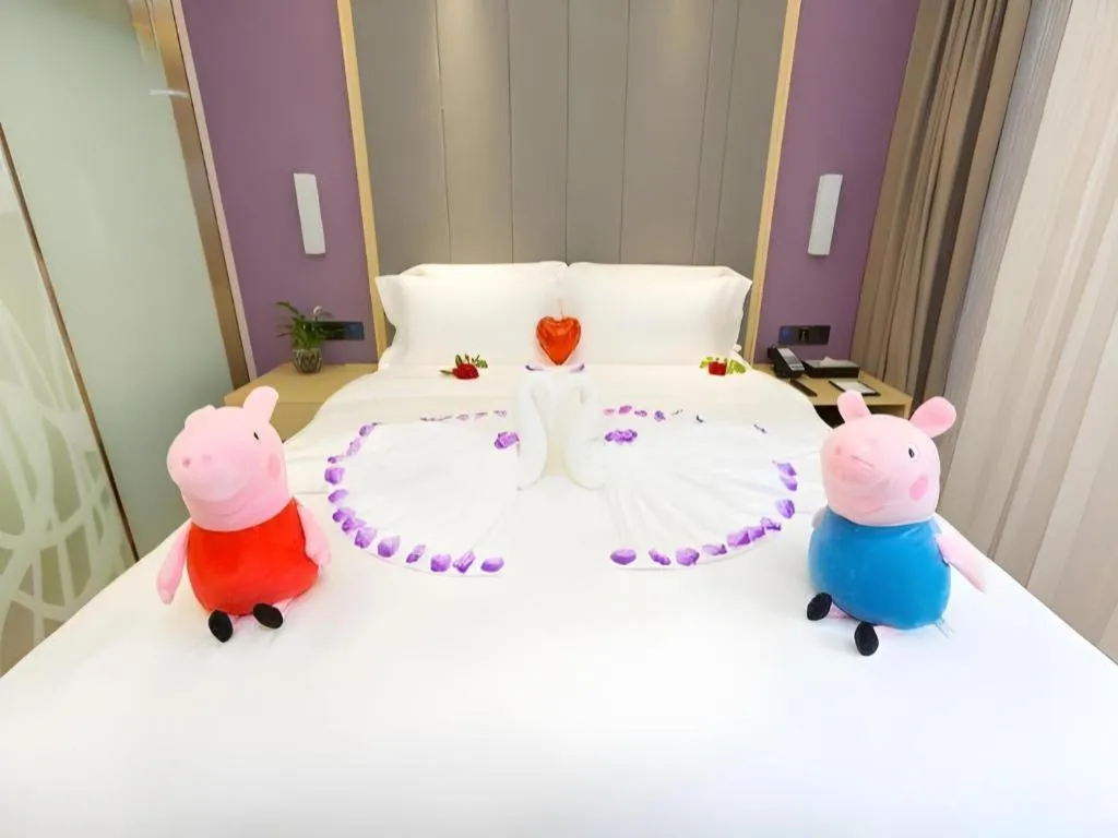 Bed in Lavande Hotel Beijing Olympic Village bird nest