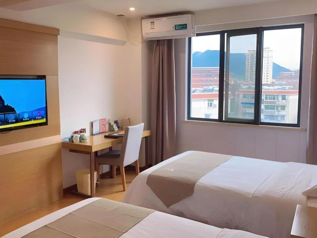 Bed in GreenTree Inn Xuancheng Jingxian Wannan First Street Express Hotel