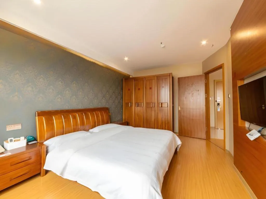 Bed in GreenTree Inn Xuancheng Jingxian Wannan First Street Express Hotel