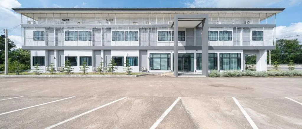 C2U Hotel Uthai Thani