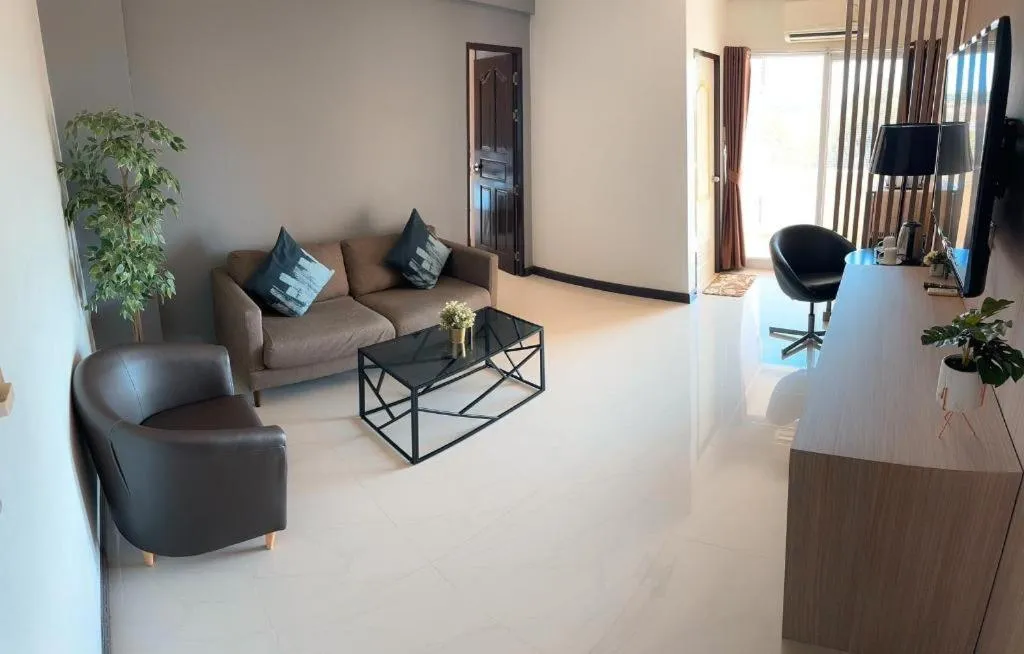 Home Place Lopburi Hotel