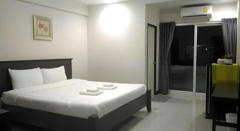 Bed in Home Place Lopburi Hotel