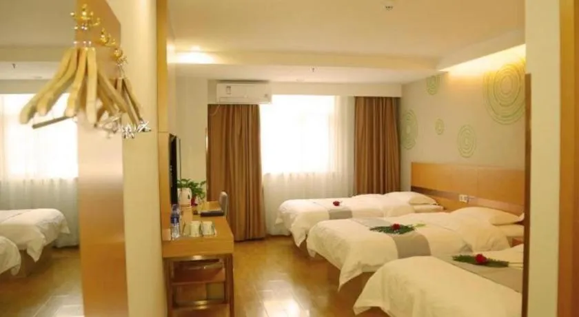 Bed in GreenTree Inn Beijing Magezhuang Metro Station Express Hotel