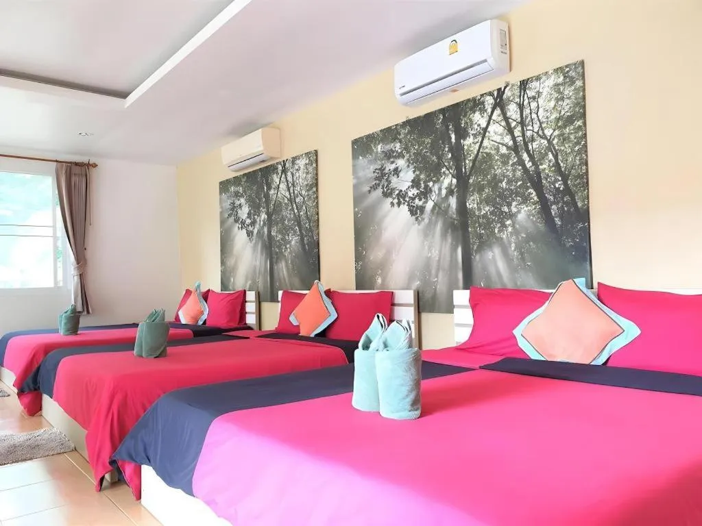 Bed in Sea beach Koh Larn 2 Hotel