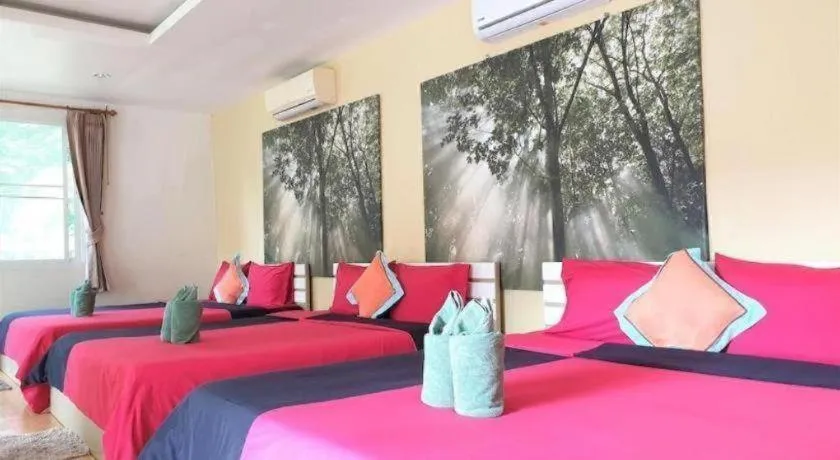 Bed in Sea beach Koh Larn 2 Hotel