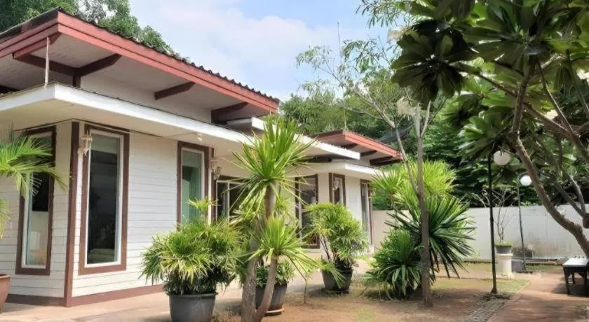 Sea beach Koh Larn 2 Hotel