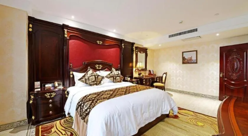 Bed in Wanjiale International Hotel
