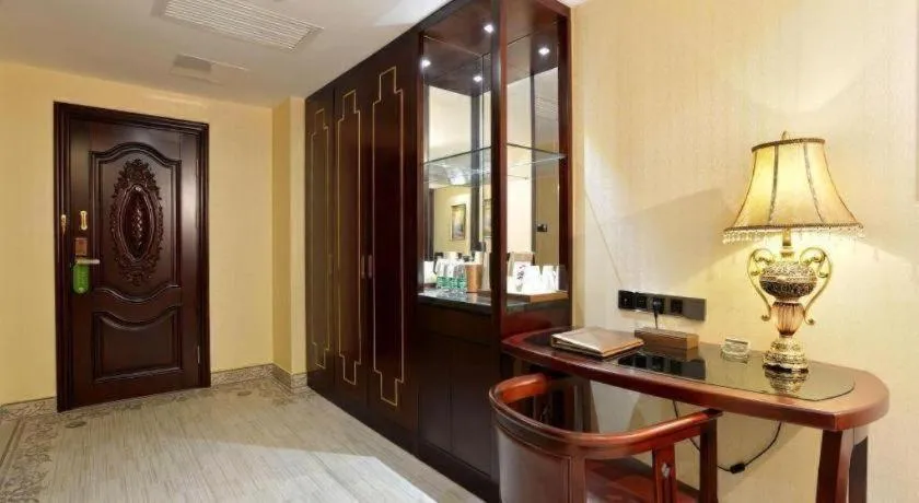 Bed in Wanjiale International Hotel