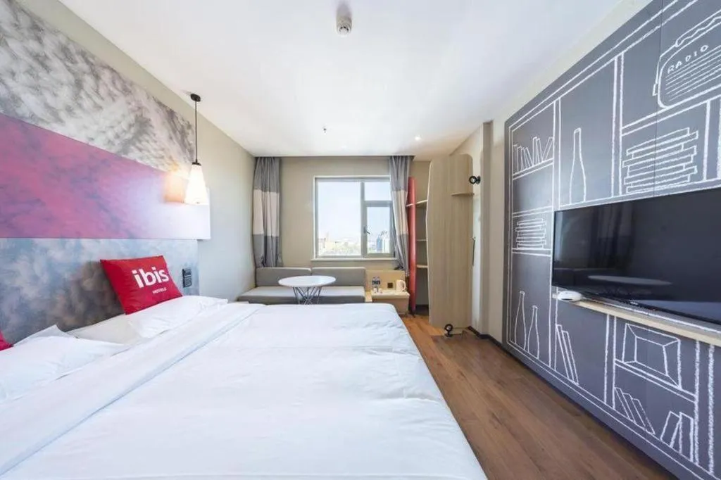 Bed in Ibis Xinzhou Qiyi RD