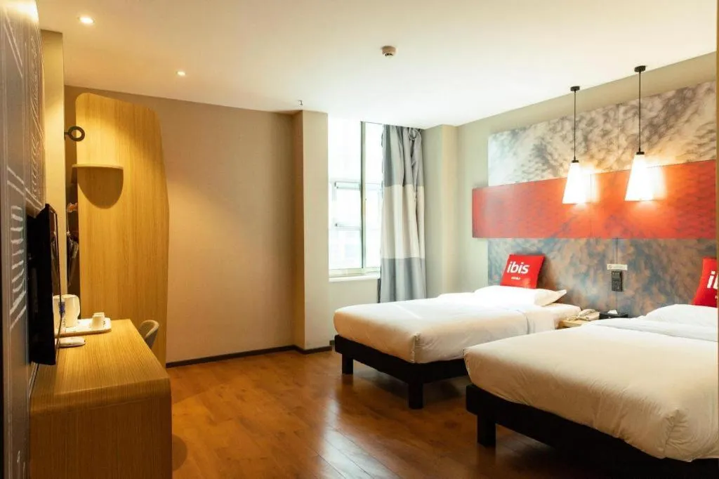Bed in Ibis Xinzhou Qiyi RD