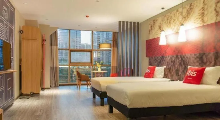 Bed in Ibis Xinzhou Qiyi RD