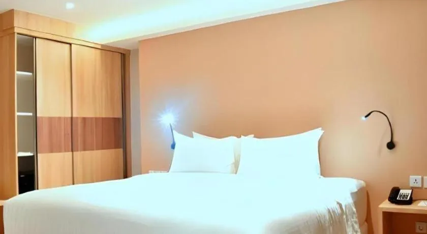 Bed in Grand Metro Hotel Tasikmalaya