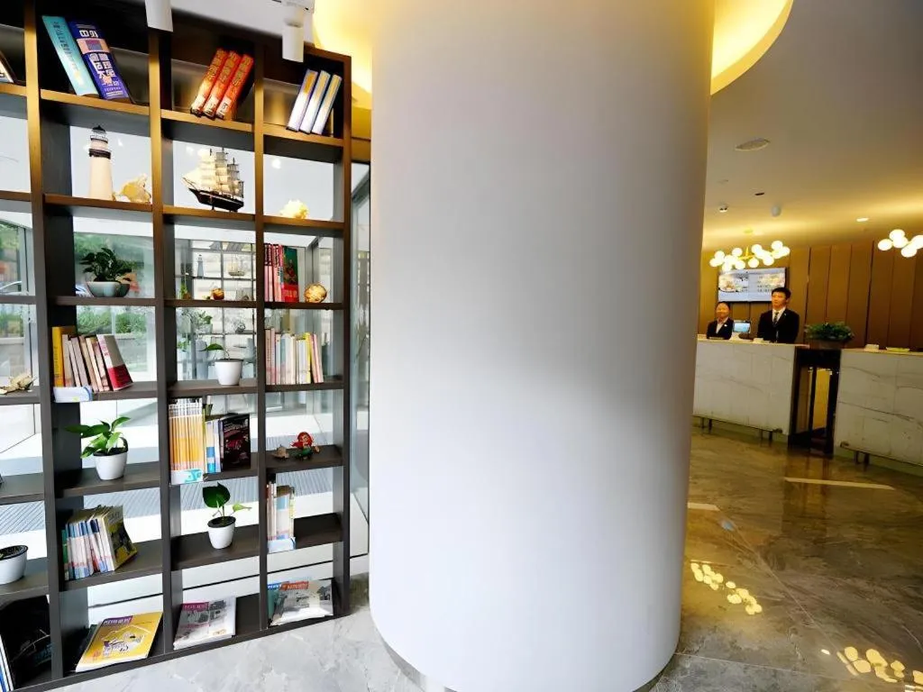 Metropolo Hotel Qingdao Wusi Square Xiaomaidao