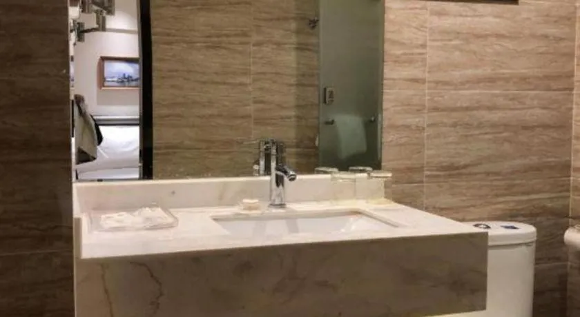 Metropolo Hotel Qingdao Wusi Square Xiaomaidao