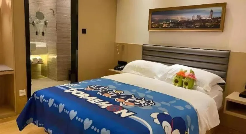 Bed in Metropolo Hotel Qingdao Wusi Square Xiaomaidao