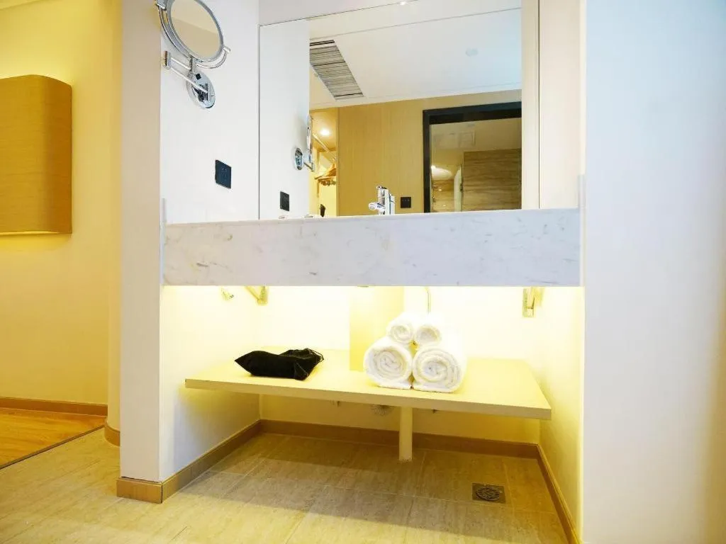 Metropolo Hotel Qingdao Wusi Square Xiaomaidao